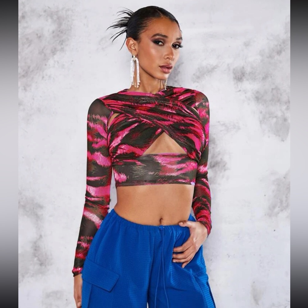 SHEIN BAE Allover Print Cut Out Front Crop Top